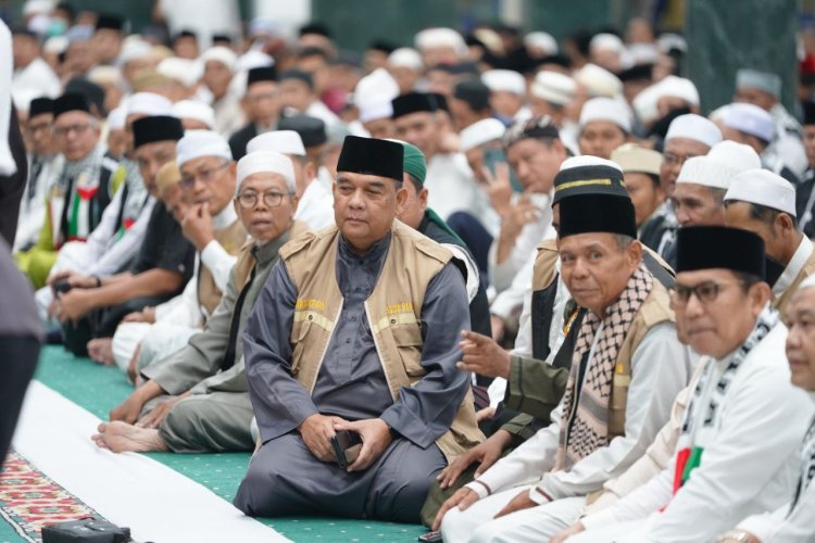 Munajat Kubro untuk Kemerdekaan Palestina dan Keberkahan NKRI, Ribuan Orang Ikuti GSSB Akbar di Masjid Raya Annur