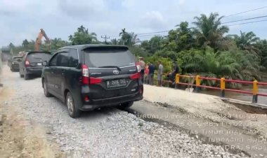 Jalintim Desa Barangan Km 183 Sistem Buka Tutup, Jembatan Sei Solok Masih Perbaikan