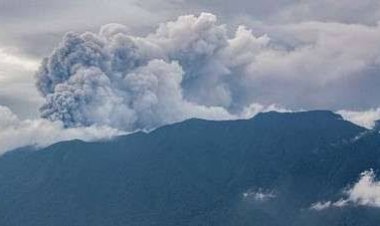 Gunung Marapi Sumbar Masih Erupsi, Ini yang Berpotensi Terdampak