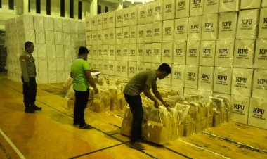 Kantor Camat Rantau Kopar Kebanjiran, Surat Suara Dipindahkan ke Gudang Logistik KPU Rohil di GOR Batu 6 Bagansiapiapi