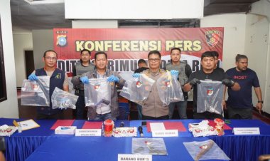 Bak Adegan Film Action, Perampok Sadis Bersenjata Api Baku Tembak dengan Polisi di Batu Belah Kampar