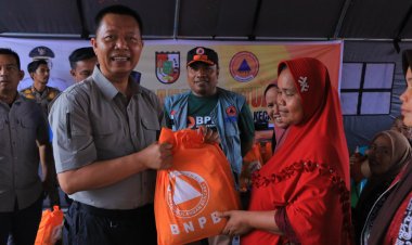 320 KK Terdampak Banjir di Kelurahan Meranti Pandak Terima Bantuan Pemko Pekanbaru