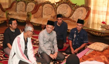 Nasir Domo Mantan Anggota DPRD Kampar Wafat, Pj Bupati Kampar Melayat ke Rumah Duka