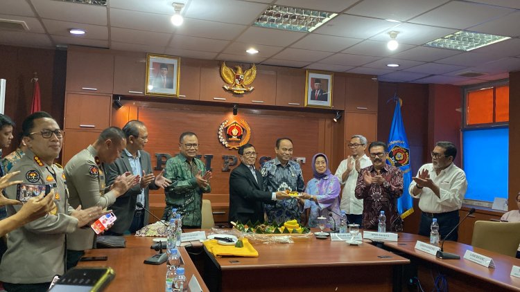 Menkominfo Budi Arie Setiadi Potong Tumpeng HUT ke-78 PWI, Hendry Ch Bangun: Keutuhan Bangsa Nomor Satu