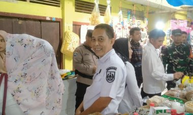Pantau Harga Sembako, Asisten II Bidang Ekonomi dan Disperindagsar Rohil Sidak ke Pasar Datuk Rubiah