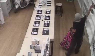 Fajar Ponsel Pekanbaru Dibobol Maling, Kerugian Capai Rp 501 Juta