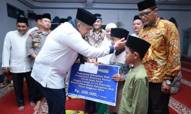 Safari Ramadan di Masjid Baiturrahman Lubuk Dalam, Bupati Siak Dorong Masyarakat Gemar Berzakat