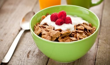 Cepat Lapar Saat Puasa? Hindari Konsumsi 10 Makanan Ini