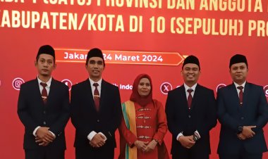 Dilantik, Ini Struktur Pimpinan KPU Pekanbaru 2024-2029