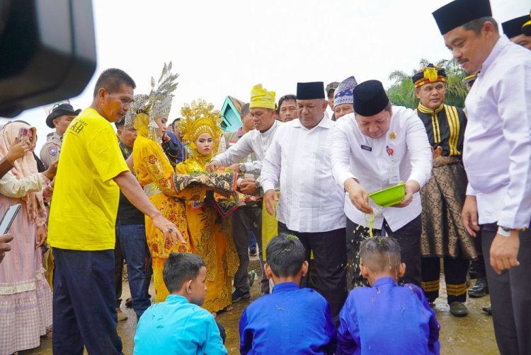 Asisten I Setdaprov Riau Ajak Budayakan Tradisi Balimau Kasai di Kampar