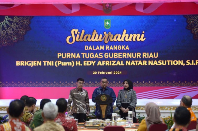 Haru Biru di Malam Purna Tugas Gubri Edy Natar Nasution