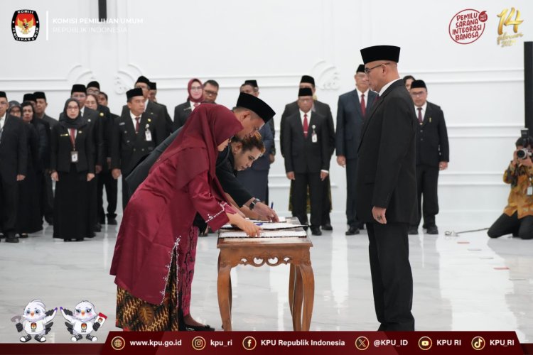 Anggota KPU 11 Kabupaten/kota di Riau Dilantik Ketua KPU RI