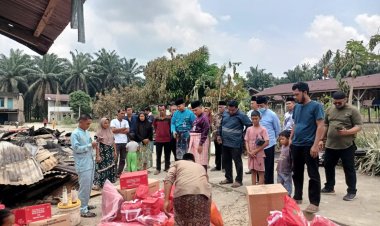 Wabup Rohul Indra Gunawan Salurkan Bantuan Kepada Korban Kebakaran di Desa Tambusai Timur