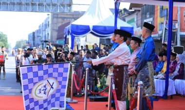 Kafilah Kota Pekanbaru Ikuti Pawai Taaruf MTQ Riau ke-42 di Kota Dumai