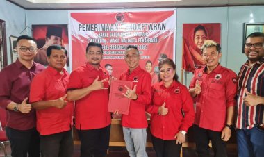 Tekad  Indra Abidin Ambilkan Formulir Untuk Almainis Daftar Penjaringan Cakada Pekanbaru Dari PDIP