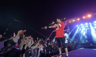 Dipenuhi Lautan Manusia, Gigi Meriahkan Gebyar BBI BBWI Lancang Kuning Carnival