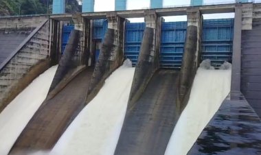 PLTA Koto Panjang Buka 3 Pintu Waduk 30 Cm, Air Permukaan Sungai Kampar Akan Naik 20-30 Cm