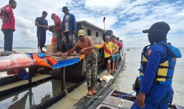 Angkut 16 Ton Beras Bulog, Kapal Motor Rahman Karam di Perairan Beting Beras Pulau Merbau