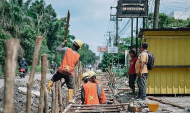 Pasang Box Culvert dan Aspal Ulang, Pembangunan Drainase Jalan Bangau Sakti Masih 27 Persen