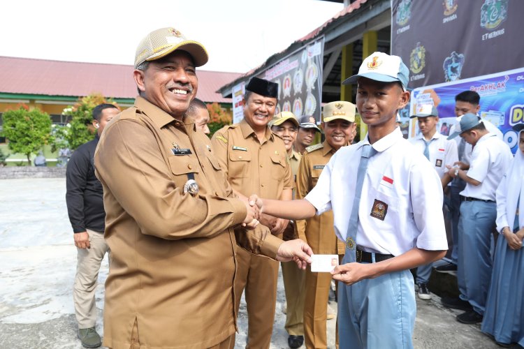 Pemkab Siak Beri Kemudahan Layanan Pembuatan KTP el Bagi Pelajar Usia 17 Tahun