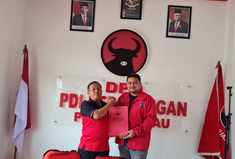 DPC PDIP Pekanbaru Serahkan Dokumen Balon Kepala Daerah ke DPD PDIP Riau