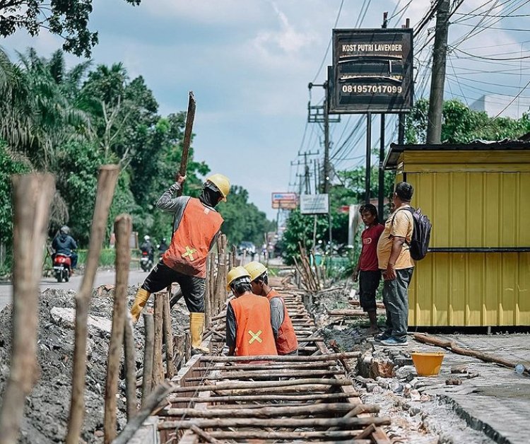 Pasang Box Culvert dan Aspal Ulang, Pembangunan Drainase Jalan Bangau Sakti Masih 27 Persen