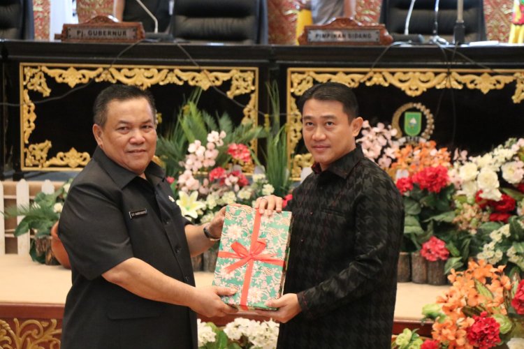 Wakil Ketua DPRD Riau Hardianto Pimpin Rapat Paripurna Penyampaian LKPJ Pj Gubernur Riau Tahun 2023