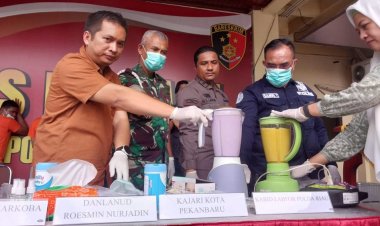 Simpan Sabu dan ekstasi di Bawah Kandang Ayam, Modus Penyelundupan Narkoba di Bandara SSK II Pekanbaru