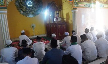 Kadis PKH Provinsi Riau Jadi khatib dan ikut Sembelih Hewan Kurban di Rangsang