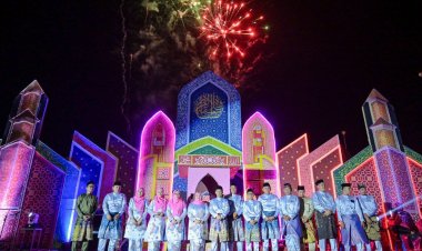 Bupati Bengkalis Kasmarni Kagum Saksikan Pembukaan MTQ ke- 35 Kecamatan Bukit Batu yang Spektakuler