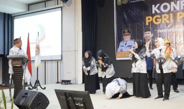 Pj Gubri Berangkatkan 31 Orang Ibadah Umroh