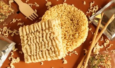 Jangan Keseringan, Ini Bahaya Makan Mi Instan
