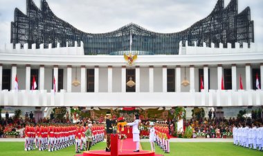 Presiden Jokowi Kenakan Baju Adat Kustim Saat Upacara Peringatan Detik-Detik Proklamasi di IKN