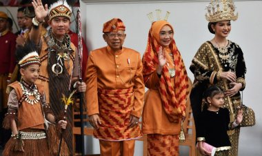 Wapres Ma’ruf Amin dan Wapres Terpilih Gibran Ikuti Upacara Detik-Detik Proklamasi di Istana Merdeka Jakarta