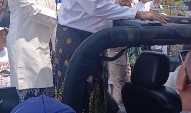 Diantar Ribuan Pendukung Muflihun-Ade Hartati Daftar ke KPU 