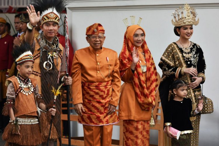 Wapres Ma’ruf Amin dan Wapres Terpilih Gibran Ikuti Upacara Detik-Detik Proklamasi di Istana Merdeka Jakarta