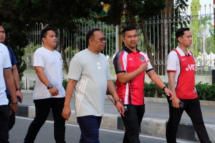 Pj Gubernur Riau Rahman Hadi Sapa Warga Saat Car Free Day di Jalan Sudirman Pekanbaru