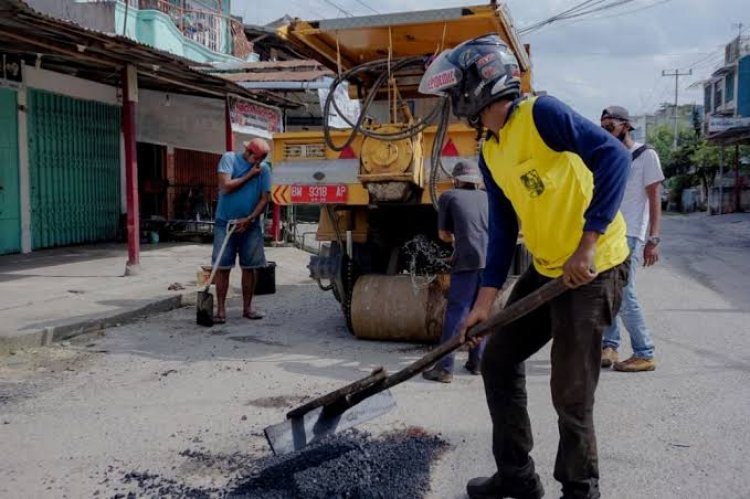 Perbaikan Jalan Rusak di Pekanbaru Berlanjut Hingga Akhir Tahun