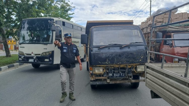 Dishub Pekanbaru Tindak 30 Truk ODOL Bawa Muatan Lebihi Standar