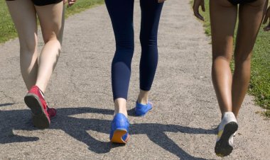 Jalan Kaki Pagi, Siang, atau Malam Hari, Mana yang Terbaik?