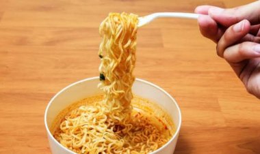 dr. Tirta Tegaskan Mie Instan Tidak Berbahaya, Asal Dikonsumsi dengan Bijak