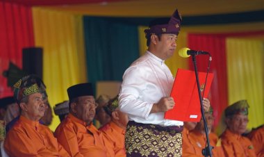 Ketua DPRD Riau Yulisman Baca Amanat di Upacara Hari Jadi Riau ke-67