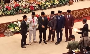 Ma'mun Solikhin dan Indra Gunawan jadi Pimpinan Sementara DPRD Riau