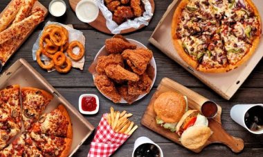 5 Makanan yang Sebaiknya Nggak Dikonsumsi Malam Hari, Bisa Ganggu Tidur