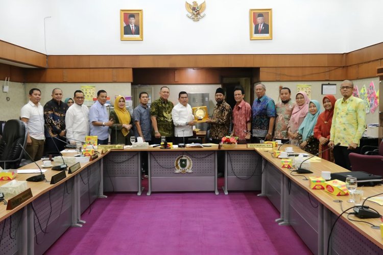 Pansus Ranperda RPJPD 2025-2045 DPRD Riau Raker Bersama ISEI