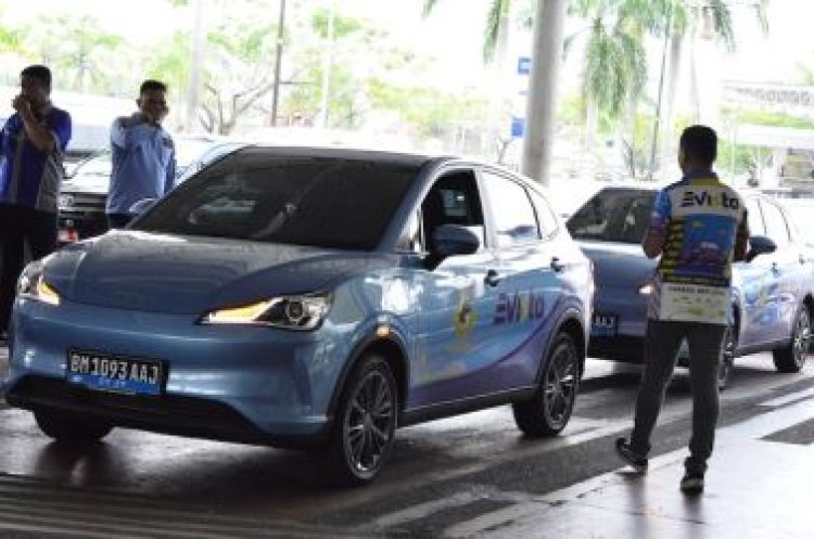 Bandara SSK II Pekanbaru Kini Punya Layanan Taksi Listrik