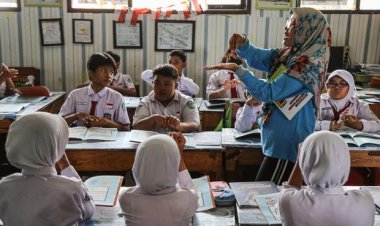 Berapa Hitungan Kenaikan Gaji Guru di 2025?