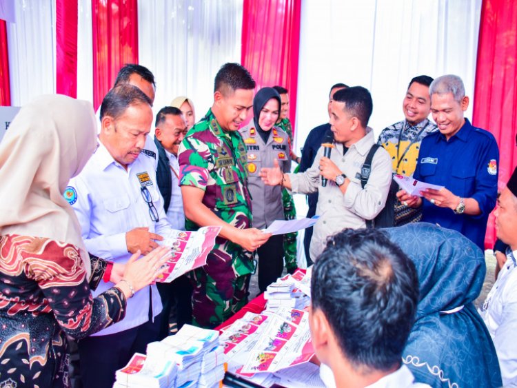 KPU Kampar Gelar Simulasi Pemungutan Suara Pilkada 2024 di TPS 19 Perumahan YLz Bangkinang Kota