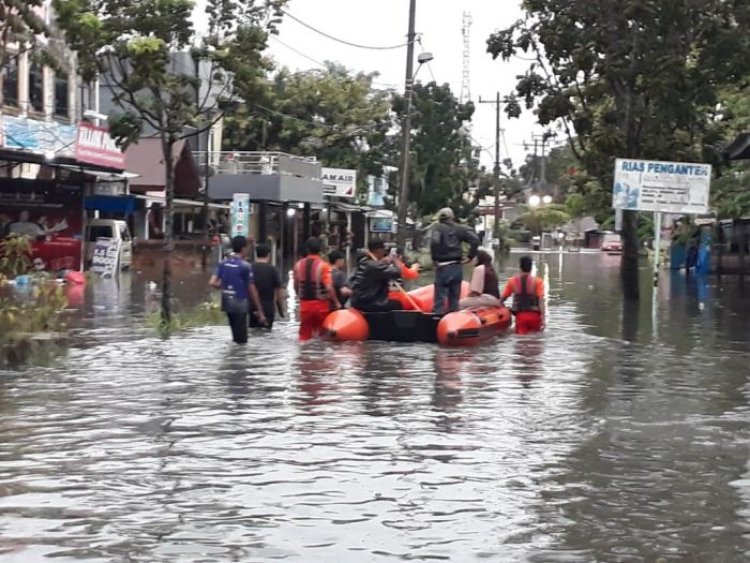 Pemprov Riau Tetapkan Status Siaga Darurat Hidrometeorologi Bencana hingga 31 Januari 2025