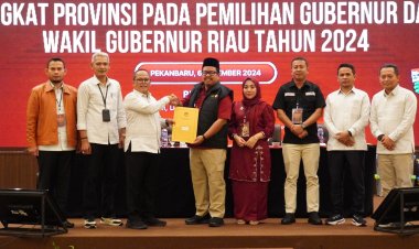 Bawaslu Riau Awasi Pleno Rekapitulasi Perolehan Suara Pemilihan Gubernur dan Wakil Gubernur Riau